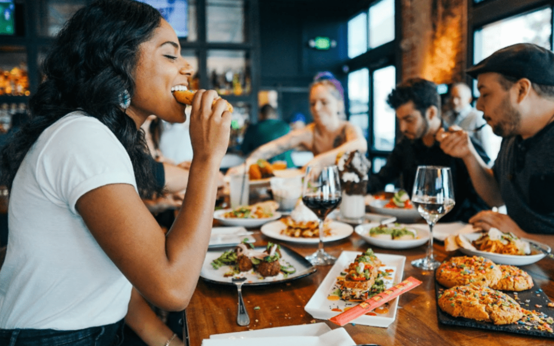 Cómo mejorar la experiencia gastronómica en tu hotel con un menú digital