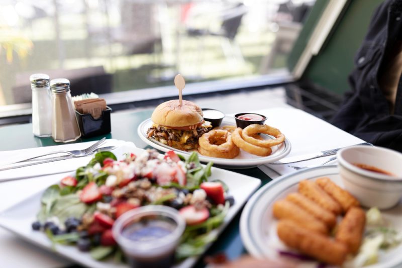 Aumenta los ingresos de tu hotel: estrategias de marketing para tu restaurante