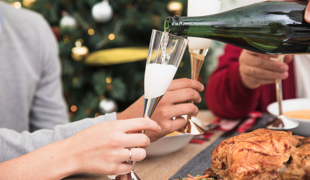 Ofrece champán a tus clientes por la temporada navideña